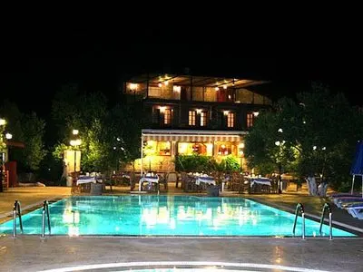 Assos Park Hotel YÃ¼zme Havuzu