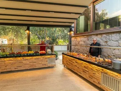 Assos Park Hotel Restaurant