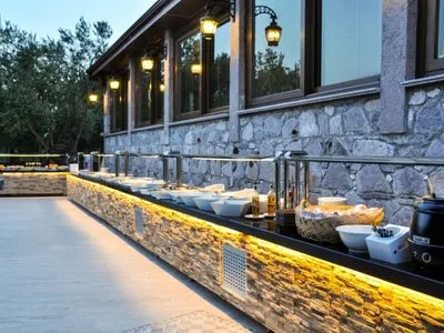 Assos Park Hotel Restaurant